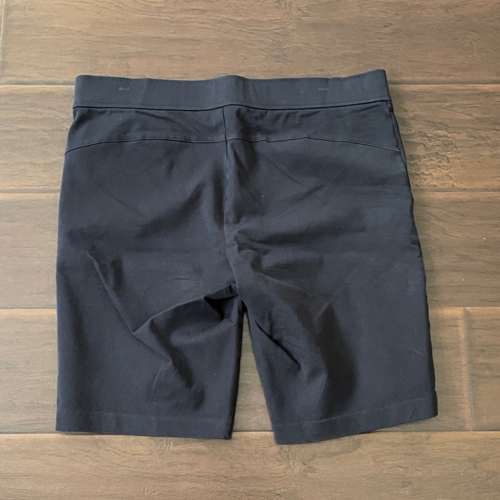 EUC! L-RL Lauren Active Women's Pull-on Black Bermuda Stretch Shorts Size 12 - Picture 2 of 8